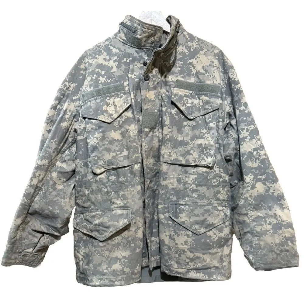 U.S. Military Cold Weather Field Coat w Hood Universal Digital Camo Medium Short